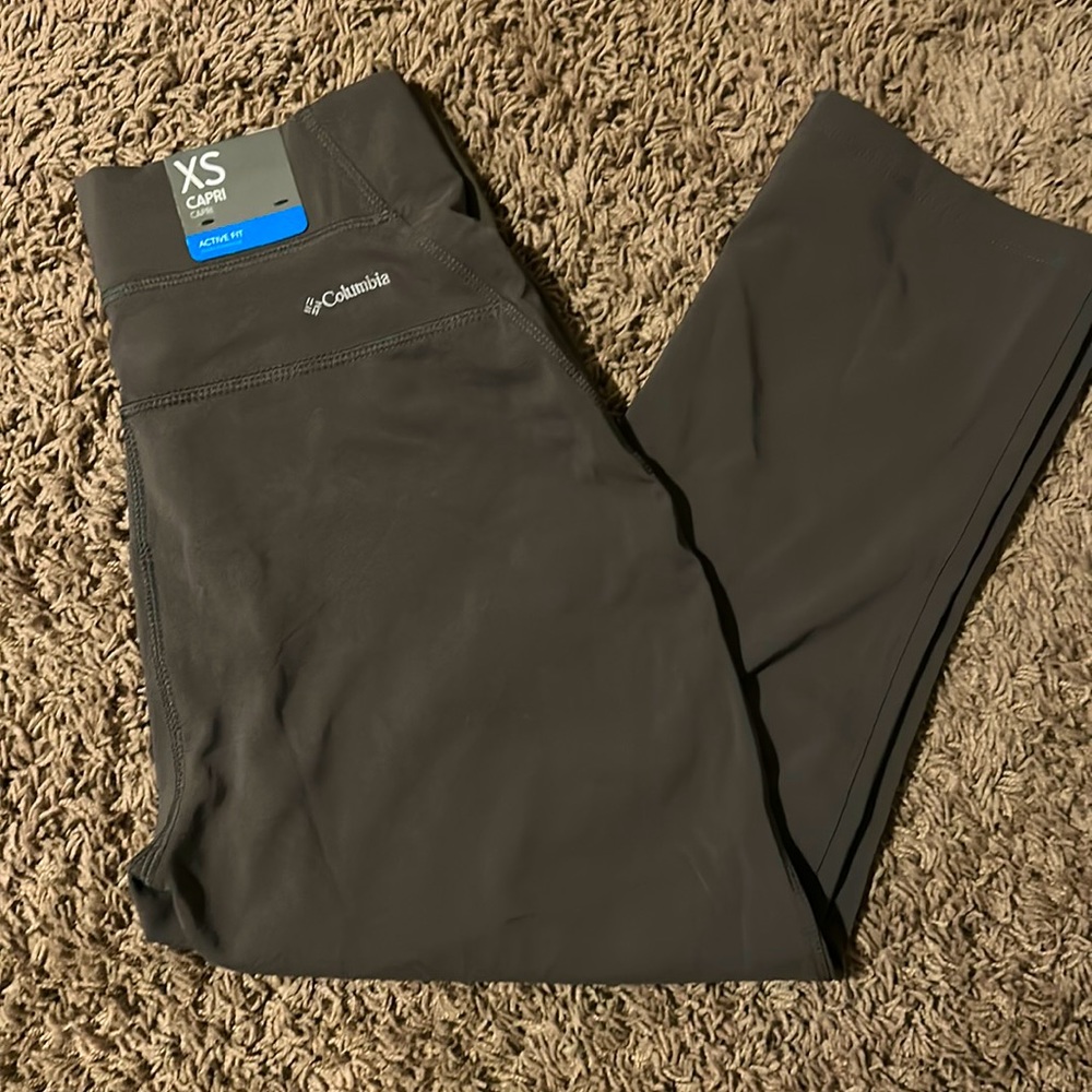 NWT Columbia Capri Active Fit Rock Beauty Capri